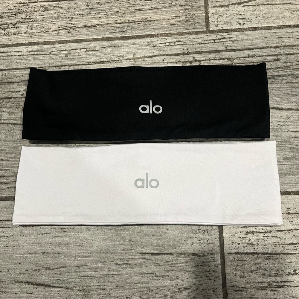 ALO Yoga Black and White Hair Accessories
